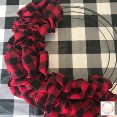 Buffalo Check Christmas Wreath, Christmas Wreath Cookies, Burlap Wreath Tutorial, Buffalo Plaid Christmas Decor, Wreath Cookies, Deco Mesh Wreaths Diy, Holiday Wreaths Christmas, Christmas Wreaths Diy Easy, Plaid Christmas Decor