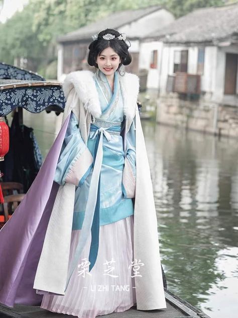 Female Hanfu, Dynasty Clothing, Traditional Asian Dress, Asian Style Dress, Ancient Chinese Clothing, Chinese Hanfu, Fairytale Dress, Chinese Clothing, Chinese Dress