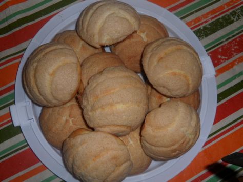 Jp-better. Make them smaller than you think, they really rise. Topping could be more dry. Bread Machine Conchas Recipe Concha Recipe, Recipe For Bread Machine, Conchas Recipe, Recipe For Bread, Mexican Sweet Breads, Mexican Bread, Bread Maker Recipes, Artisan Bread Recipes, Mexican Dessert