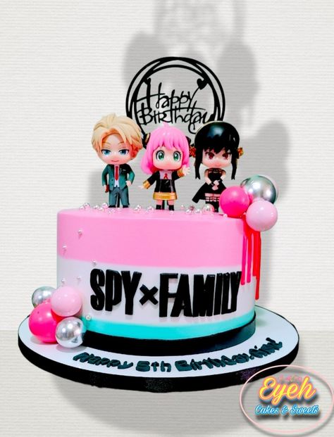 Whip frosting fondant details for the black border and logo Spy X Family Cake, Frosting Fondant, Whip Frosting, Anime Cake, Family Cake, Whipped Frosting, Family Theme, 12th Birthday, Cake Designs Birthday