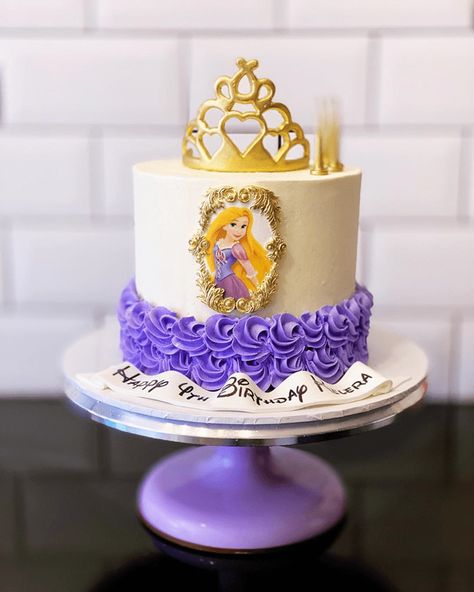 Rupanzel Cake Ideas, Tangled Cake Ideas, Tangled Cake Rapunzel, Rapunzel Cake Ideas Simple, Rapunzel Cake Ideas, Tangled Birthday Cake, Cinderella Cake Designs, Tangled Cake, Rapunzel Birthday Cake