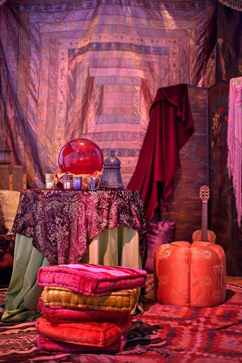 Fortune Teller Aesthetic Room, Tarot Themed Room, Fortune Teller Room, Fortune Teller Tent, Fortune Teller Aesthetic, Tarot Room, Buffet Halloween, Night Circus, Season Of The Witch