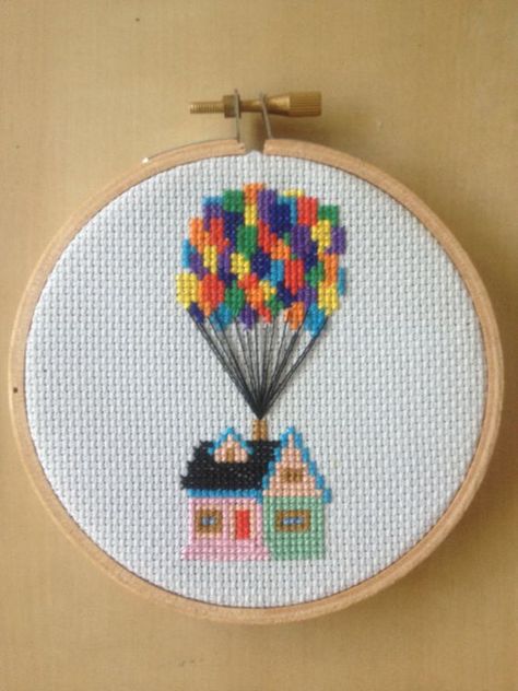 Up House With Balloons, Canvas Template, Disney Cross Stitch Patterns, Art Perle, Disney Up, Pola Kristik, Diy Cross, Disney Cross Stitch, Pola Sulam