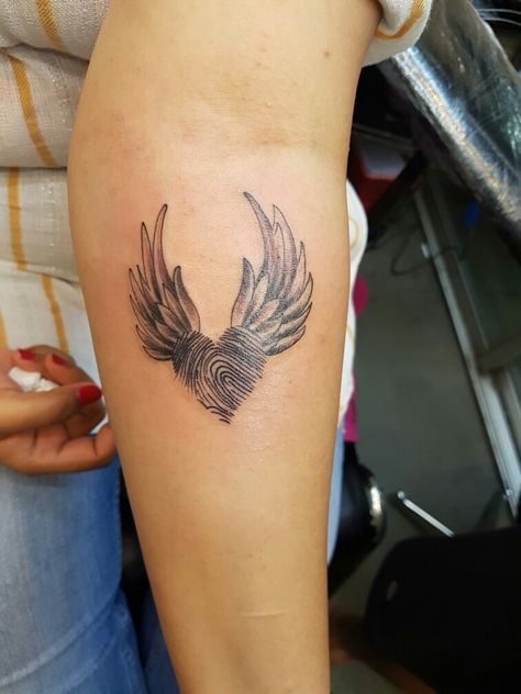 Feminine Remembrance Tattoos, Fingerprint Tattoo With Wings, Fingerprint Wings Tattoo, Tattoo In Memory Of Husband, Thumb Print Tattoos Memorial, Thump Print Tattoos, Thumbprint Memorial Tattoo, In Memory Of Grandma Tattoo, Thumbprint Tattoo Memory Dad