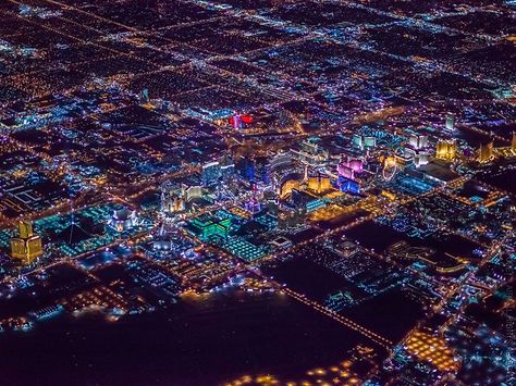 Magnificent photos of Las #Vegas seen of the sky. For more casino news follow us on Twitter : https://twitter.com/HCTrip City Lights At Night, Vegas Night, Las Vegas Vacation, Aerial Photos, Black Desert, City At Night, Las Vegas City, Vegas Vacation, Vegas Casino