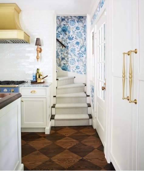 French Inspired Kitchen, Kitchen Style Ideas, Kitchen Styling Ideas, Blue And White Wallpaper, Built In Banquette, Kate Smith, New England Home, Kitchen Styles, New England Homes