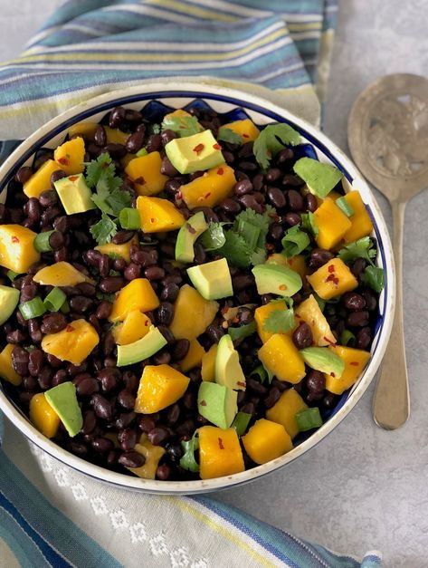 Black Bean and Mango Salad with Avocado Mango And Avocado Salad, Cucumber Mango, Mango And Avocado, Mango Varieties, Roasted Vegetable Salad, Salad With Avocado, Black Bean Salad, Vegan Salad Recipes, Spicy Dishes