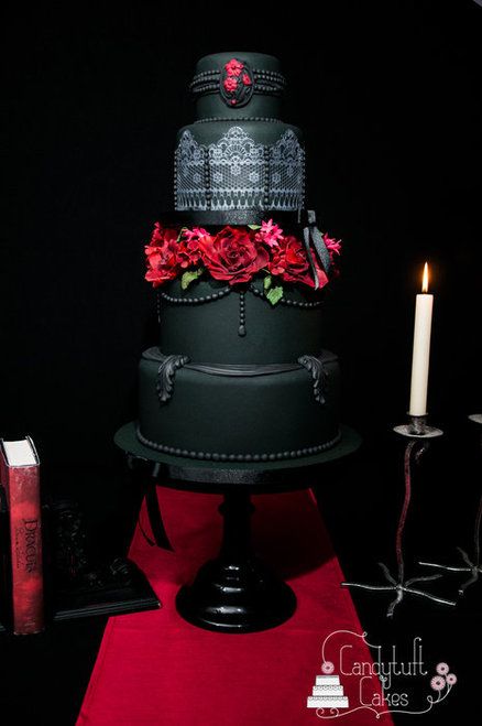 Gothic Elegance wedding cake.  You won't see this very often. Not really my kinda thing but it's really cool. Gothic Wedding Cake, Gothic Cake, Black Wedding Cake, Halloween Wedding Cakes, Vampire Wedding, Gothic Elegance, Cake Wrecks, Black Cake, Black Wedding Cakes