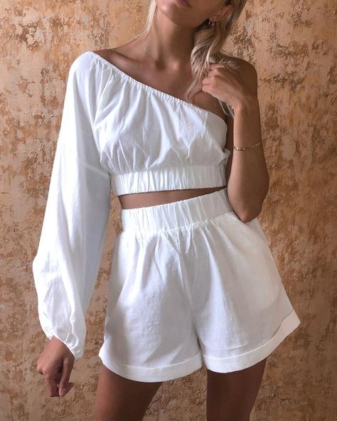 White Linen Set, Linen Summer Outfits, Cut Shorts, Asymmetrical Neckline, Cuffed Shorts, Trendy Shorts, Linen Set, Chain Choker, Linen Clothes