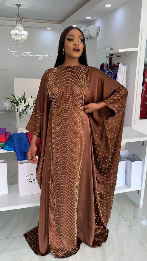 Heaven Video, Boubou Styles For Women, Bubu Gown Styles, Modest Dresses Fashion, Long African Dresses, Kaftan Designs, Velvet Dress Long, Fashion Modest, African Dresses For Kids