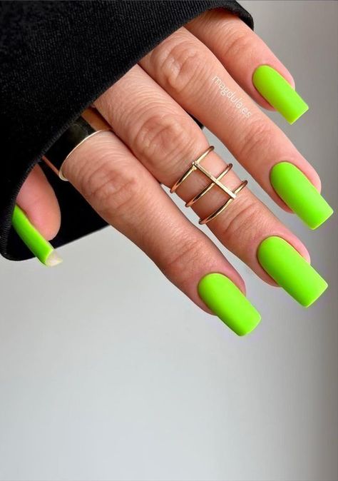 A Beautiful simple nail Design ideas. #nail #nails #nailart #nailswag #naildesign #naildesigns #nailstagram #gelnails #nailsoftheday #nailsonfleek #nailpolish #nailporn #springnail #summernails #coffinnails #nailstyle #acrylicnails Neon Green Nail Art, Aesthetic Nails Green, Green Nail Ideas, Lime Green Nails, Trendy Nail Polish, Red And Gold Nails, Nails Neon, Nails Bright, Neon Green Nails