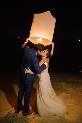 Wedding Lantern Release, Lantern Release Wedding, Wedding Lanterns Release, Lantern Release, Elope Ideas, Lantern Photography, Beach In Thailand, Bermuda Wedding, Winter Wedding Destinations