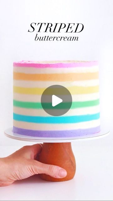 Whitney DePaoli | Sugar & Sparrow on Instagram: "How to make a Striped Buttercream Cake ✨my process for this has evolved over the years and this is how I currently do it (although I just saw a hack the other day that might make it even easier 🤔😆):⁣ ⁣ 1. Start with a chilled, crumb coated cake and add about 1/4 inch layer of buttercream all over it. Smooth the sides down until they’re level.⁣ 2. Refrigerate the cake for about 15 minutes, or until the buttercream is less sticky and semi-set. This makes it easier to comb through and create straighter lines.⁣ 3. Use a stainless steel cake comb to create the grooves. You can gently heat the cake comb under hot water (dry it off thoroughly) before using it on your cake. This helps make the grooves more perfect. Comb the cake until the grooves How To Do Stripes On A Cake, Striped Cake Tutorial, Gradient Cake, Anna Craft, Striped Cake, Frosting Colors, Cake Videos, Cake Frosting, Cake Tutorial