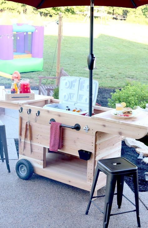 Pretty awesome DIY outdoor rolling party cart! Top decks slide out to fit a cooler and ice bucket, storage underneath, a drawer that doubles as a serving tray, and a kiddie table too! #RYOBINation #PartyStation Party Cart, Bucket Storage, Gerobak Dorong, Party Stations, Outdoor Cart, Party Deco, Diy Pool, Minecraft Party, Outdoor Bbq