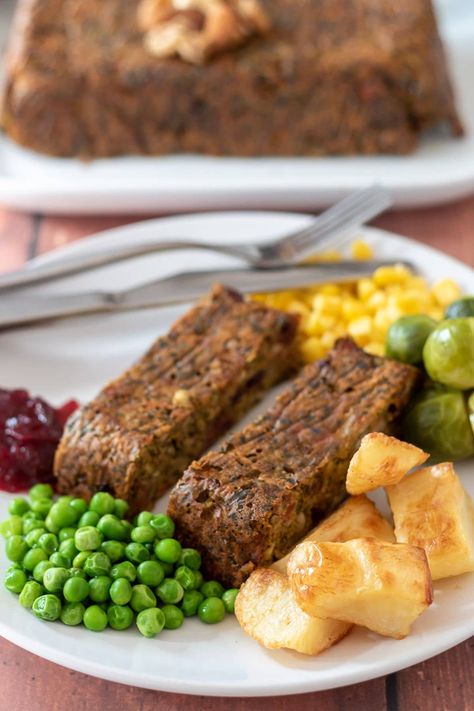 Festive nut roast is the perfect easy to make vegetarian option for your Christmas table. Served as a main or a side dish this delicious recipe is packed with flavour. #neilshealthymeals #festivenutroast #nutroast #vegetariannutroast Nut Roast Recipe, Vegetarian Nut Roast, Roasted Nuts Recipe, Nut Roast, Low Fat Dinner, Honey Roasted Carrots, Vegetarian Christmas, Meals Dinner, Easy Main Dishes