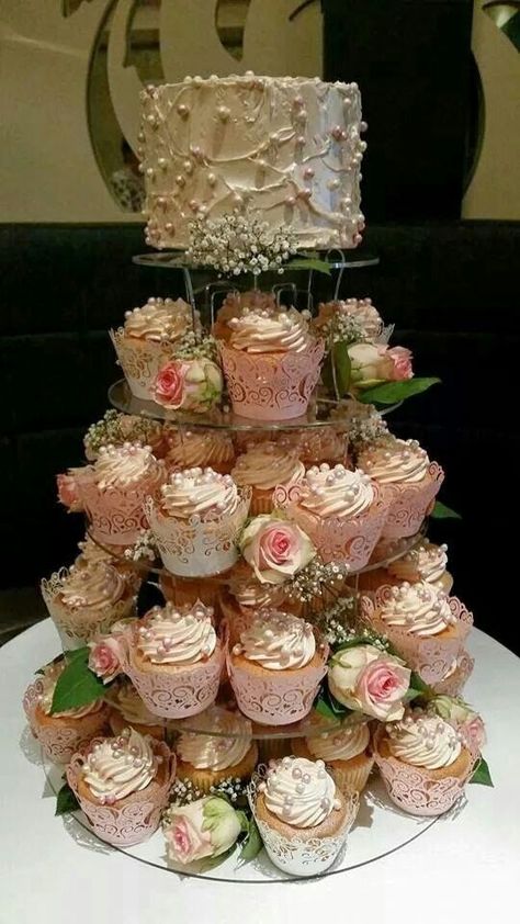 Quinceanera Cupcakes, Flower Bridal Shower Favors, Sweet 16 Winter Wonderland, Wedding Cupcake Display, Quince Cake, Rustic Bohemian Wedding, Cupcake Tower Wedding, Extravagant Wedding Cakes, Cake Tower