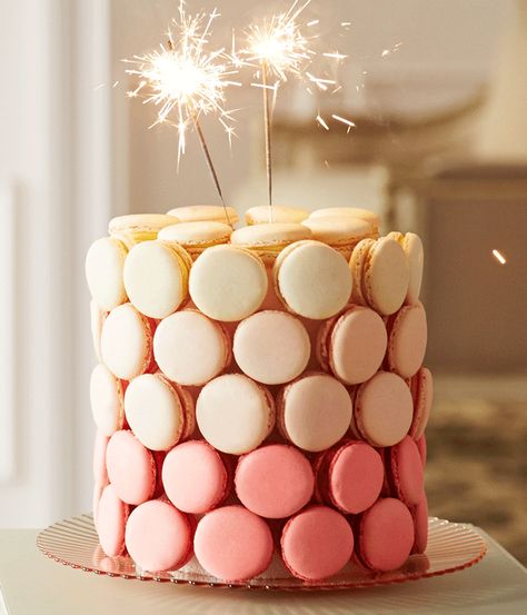 Macaron Cake Birthday Cake Alternatives, Macaroon Cake, Moon Birthday, Macaron Tower, Macaron Cake, Wedding Cake Alternatives, Bastille Day, Cake Cover, Drip Cakes