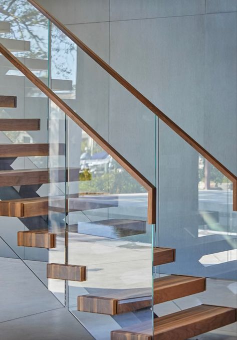 Glass Stair, Stair Design Architecture, Glass Handrail, Staircase Interior Design, Staircase Design Modern, Staircase Railing Design, Interior Staircase, Glass Stairs, Stairs Design Modern