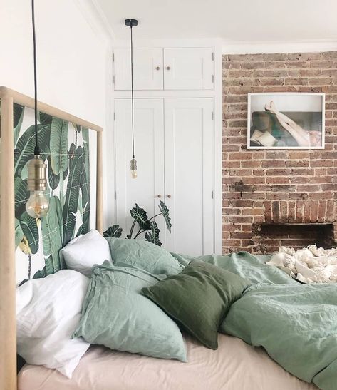 Piglet on Instagram: “Another angle from @thisismyhomestyle's dreamy bedroom! Our sage green bedding styled to perfection. Have a great weekend everyone! • • • •…” Apartemen Studio, Sage Green Bedroom, Dekorasi Kamar Tidur, Dreamy Bedrooms, Bedroom Green, Room Ideas Bedroom, My New Room, Cheap Home Decor, Dream Room