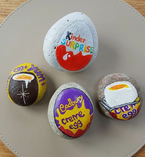 Egg Rock, Happy Stone, Cadbury Creme Egg, Creme Egg, Art Time, Painted Rock Ideas, Painted Rocks Diy, Mud Kitchen, Rock Ideas