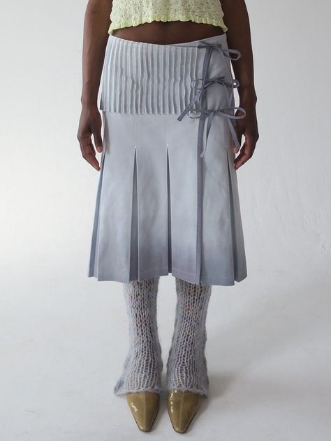 Ballet Core, Tie Skirt, Mode Inspo, Dream Clothes, Fashion Killa, Look Cool, Design Inspo, Pleated Skirt, Runway Fashion