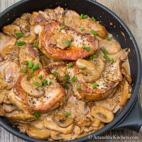 Tender, juicy Pork Chops in a Creamy Brandy Mushroom Sauce is an easy recipe that delivers gourmet flavor. A great one-pan dish. Mushroom Sauce Recipe, Juicy Pork Chops, Pork Dinner, Chicken Steak, Mushroom Sauce, Idee Pasto Sano, Pork Chop Recipes, Pork Dishes, Quesadillas