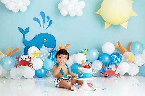 Baby Birthday Balloon, Summer Birthday Themes, Whale Birthday Parties, Cake Smash Inspiration, Whale Birthday, Cake Smash Theme, Ocean Birthday Party, Shark Themed Birthday Party, Baby Birthday Invitations