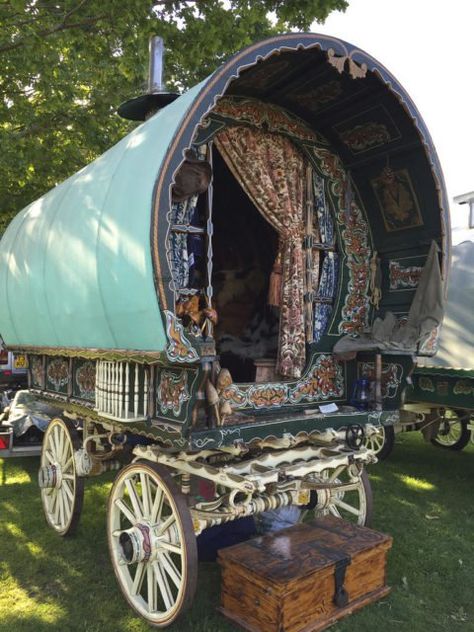 Source KathrynW1. /Flickr Horse Drawn Wagon, Shepherds Hut, Clydesdale, Horse Drawn, Great Smoky Mountains, Cumbria, Wagons, Van Life, Glamping