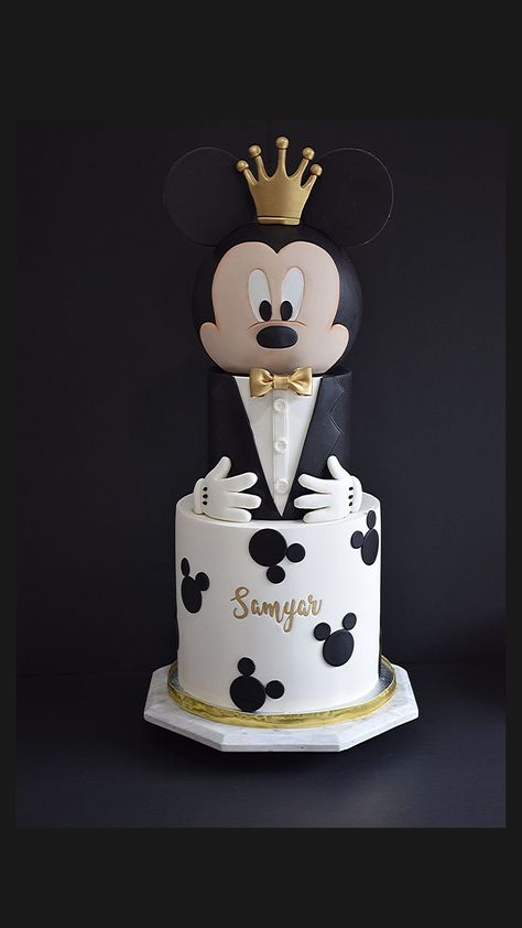 Mickey Head Cake, Birthday Cake Mickey Mouse, Mickey Mouse Ideas, Cake Mickey Mouse, King Mickey, Mickey Cake, Mouse Birthday Cake, Mickey 1st Birthdays, Mickey Mouse Birthday Cake