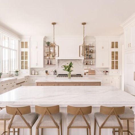 Real Estate Design, Estate Design, White Kitchen Design, Gorgeous Kitchens, Kitchen Inspiration Design, Kitchen Redo, Best Interior Design, Luxury Kitchen, Küchen Design