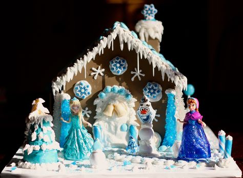 Frozen themed Forever Gingerbread House Disney Themed Gingerbread House, Gingerbread House Frozen Theme, Frozen Themed Gingerbread House, Frozen Gingerbread House, Finger Bread, Themed Gingerbread House, Gingerbread Pictures, Gingerbread Architecture, Disney Gingerbread House