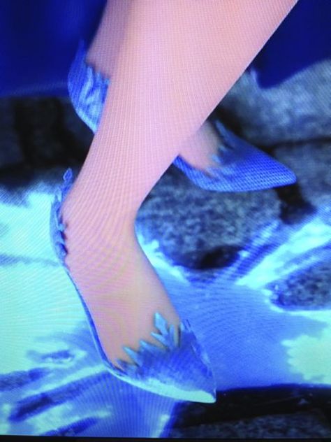 Elsa's Shoes in Frozen Ice Shoes, Elsa Shoes, Frozen Jr, Zombie Princess, Frozen Diy, Fun With Food, Elsa Cosplay, Disney Princess Cartoons, Jack Frost And Elsa