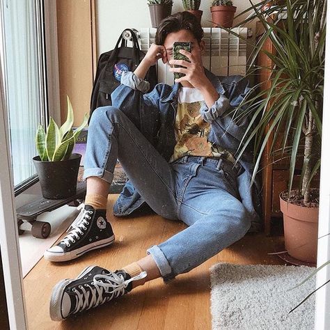 Vintage Men Outfit, 80s Fashion Men, Soft Boy, Look Retro, Outfits With Converse, The Perfect Guy, Black Sneakers, Fashion Mode, 80s Fashion