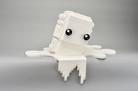 https://flic.kr/p/26QQur1 | LEGO Monochrome Big BrickHeadz in White | The heat wave on a White BrickHeadz...  Follow me on  Instagram Brickheadz Display Ideas, Brickheadz Display, Lego Monochrome, Halloween Legos, Lego Brick Headz, Lego Wedding, Lego Brickheadz, Lego Sculptures, Lego Boards