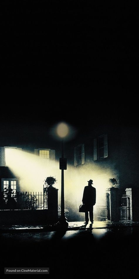 High resolution key art image for The Exorcist (1973) Exorcist Poster, The Exorcist 1973, Deep Images, Spooky Aesthetic, Wal Art, Movie Studios, Horror Movie Icons, Film Editing, Film Horror