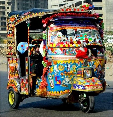 A decorated rickshaw Truck Art Pakistan, Pakistan Art, Pakistan Culture, Pakistani Culture, Pakistan Travel, Pakistan Zindabad, Karachi Pakistan, Art Of Love, Truck Art