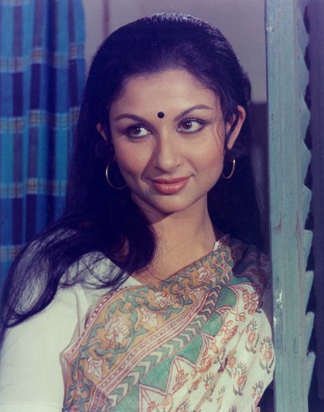 harmilaHappy Birthday Sharmila Tagore! | by Bollywoodirect | Medium Back In 1985, Bengali Beauty, Sharmila Tagore, Static Nails, Old Film Stars, Bollywood Pictures, Retro Bollywood, Film Posters Vintage, Indian Cinema