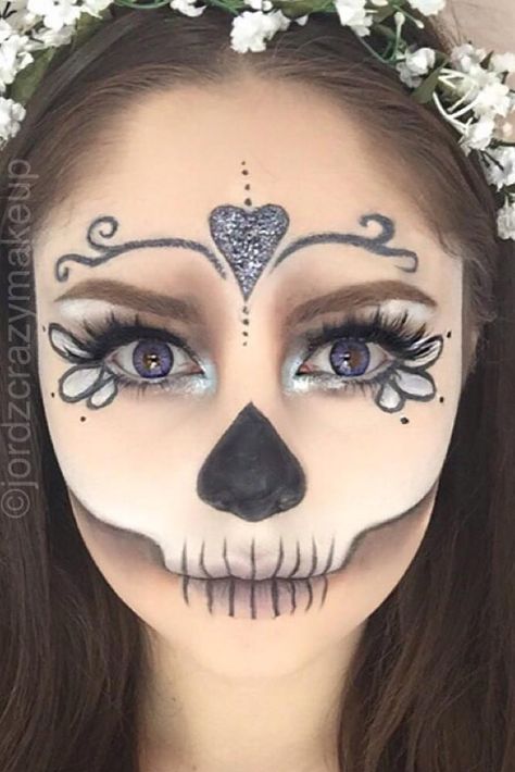 56 Best Sugar Skull Makeup Creations To Win Halloween Skeleton Makeup Kids, Sugar Skull Makeup Easy, Pretty Skeleton Makeup, Easy Skeleton Makeup, Skeleton Face Makeup, Fine Hair Styles, Halloween Makeup Diy Easy, Sugar Skull Face Paint, Halloween Costume Couple