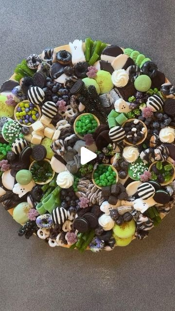 Silverlake Socialite on Instagram: "BEETLEJUICE Candy + Dessert Board for @wbpictures 💚🖤 . . . . . #grazingtables #grazingtable #charcuterie #charcuterieboard #cheese #cheeseboard #imsomarthra #goop #todayfood #food52 #cateringevents #catering #smallbusiness #femaleowned #foodie #partyfood #grazingboards #graze #charcuterieboardsofinstagram #foodie #cheeselover #betterhomesandgardens #foodnetwork #halloweenideas #eventplanner #halloweenfood #partyfood #todayfood #beetlejuice #beetlejuice2 #halloween #halloweenboard #halloweenparty" Beetlejuice Charcuterie Board, Halloween Beetlejuice, Dessert Board, Beetlejuice Halloween, Halloween Dessert, Beetle Juice, Grazing Tables, Fall Dessert, Cheese Lover