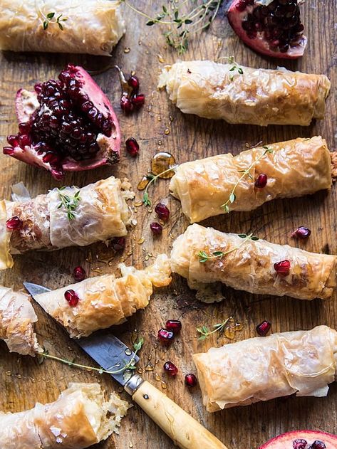 Thanksgiving appetizers: Baked Brie and Prosciutto Rolls Prosciutto Rolls, Brie And Prosciutto, Puff Pastry Dinner, Prosciutto Roll, Holiday Appetizers Christmas, Phyllo Dough Recipes, Thanksgiving Appetizers Easy, Thanksgiving Appetizer Recipes, Make Ahead Appetizers