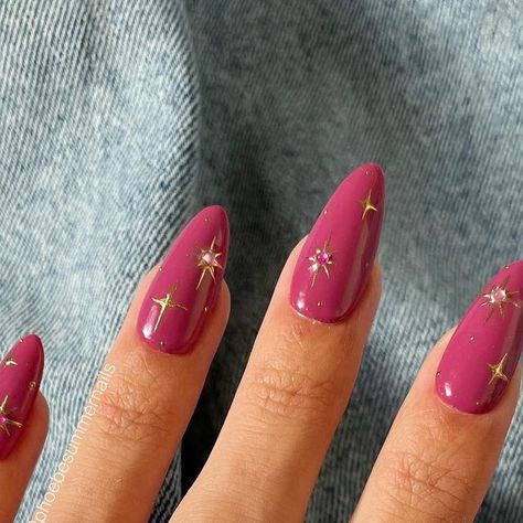 Phoebe 🩷 on Instagram: "GIVEAWAY TIME 🤩 5 GOLD RINGS ✨ Treat yourself to some new gold rings (or whatever is on your wish list) All you have to do is: ✨like this post and tag a friend below (each tag is an additional entry ⭐️ensure you’re following @phoebesummernails and @accessorize 🌟share on your story for an extra entry!! Competition closes on the 16th November and winners will be contacted via DM and will only be contacted via @accessorize official account. You will not be asked for bank details so please be careful with responding to messages. Winner will be announced on the 17th November. Giveaway covers £60 and does not include Premium Z Collection. Good luck!! 💫 ~advert~ #nailsnailsnails #nails #nailinspo #nailart #nailsofinstagram #naildesign #nailstagram #gelnails #nailar Hot Pink Nails With Gold, November Giveaway, 5 Gold Rings, November Nails, Hot Pink Nails, Instagram Giveaway, Giveaway Time, Star Nails, Official Account