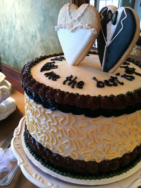 rehersal dinner party cake.... camo bow tie Rehearsal Cake Ideas, Rehearsal Dinner Cake Ideas, Rehearsal Dinner Cake, Platters Ideas, Charcuterie Board Meats, Easy Meatball, Modern Honey, Meatball Sliders, Teriyaki Beef