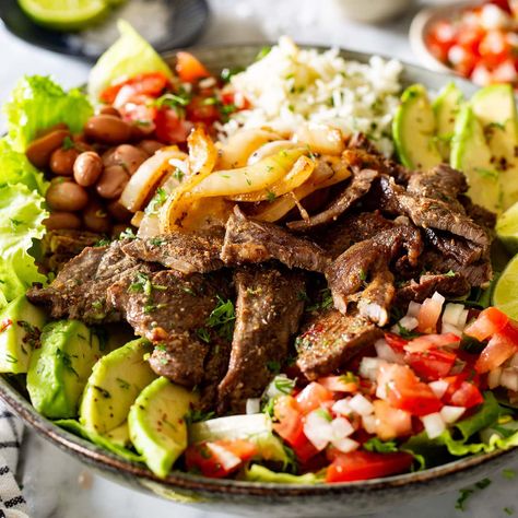 Carne Asada Rice Bowl, Mexican Steak Bowl, Carne Asada Meals, Carne Asada Bowls, Asada Recipes, Easy Carne Asada, Carnita Asada, Taco Bowl Recipe, Mexican Food Dishes