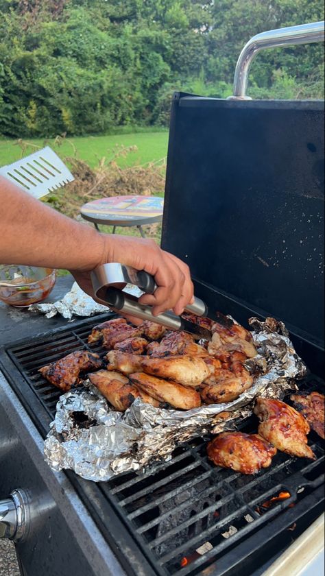 Grilling, cookout, grilled chicken Cookout Black People, Black Cookout Aesthetic, Cookout Aesthetic, Black Cookout, Keto Bbq, Cook Out, Sophomore Year, Bbq Recipes, Future Life