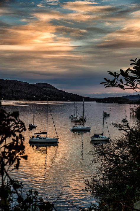 Windermere Lake District, Lake Windermere, Lake District England, Lake District National Park, Vision Board Photos, Cumbria, Lake District, Travel Inspo, Places Around The World