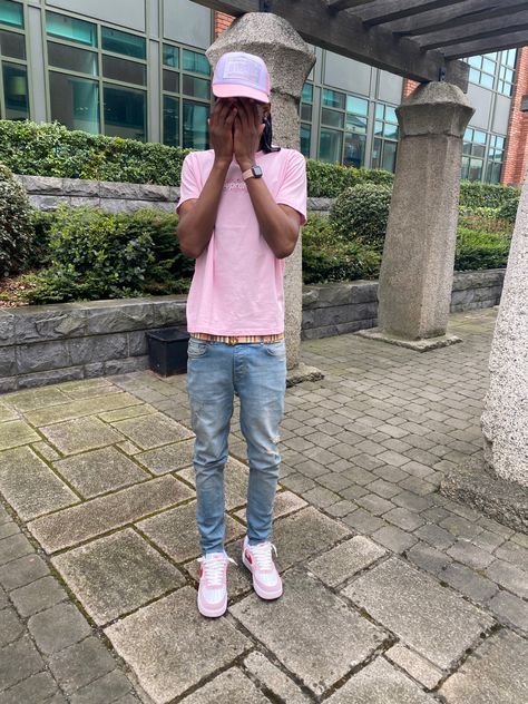 Pink Trucker Hat Outfit, Pink Shirt Outfit Men, Pink Chrome Hearts, Pink Hat Outfit, Supreme Tshirt, Pink Shirt Outfit, Trucker Hat Outfit, Ayo And Teo, Pink Trucker Hat