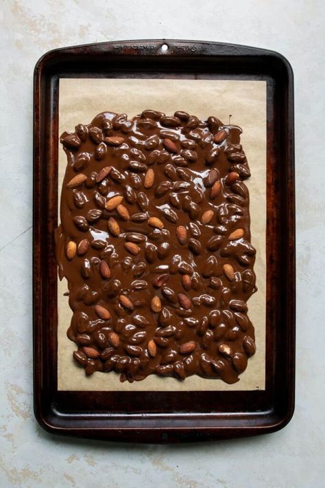 Heathly Snacks, Dark Chocolate Almond Bark, Almond Bark Recipes, Bark Recipes, Peanut Butter Truffles, Dark Chocolate Almonds, Truffle Butter, Healthy Treat, Bark Recipe