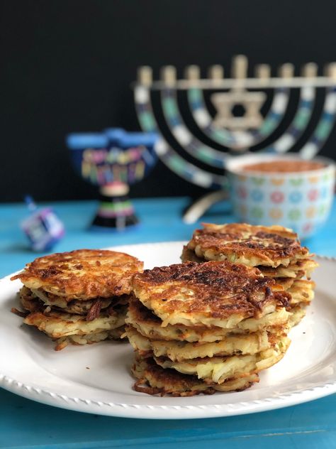 Gluten Free Latkes, Latke Recipe, Latkes Recipe, Hanukkah Recipes, Jelly Doughnuts, Beef Brisket Recipes, Gluten Free Main Dishes, Hanukkah Food, Jewish Recipes