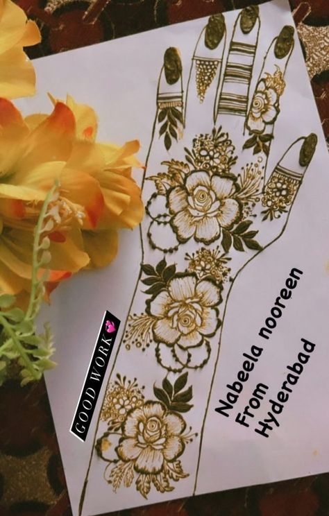 Mahendi Classes, Right Hand Mehndi Design, Palm Mehendi, Mehndi Elements, Mehendi Practice, Mehndi Practice, Learn Mehndi, Rose Henna, Mahendi Designs