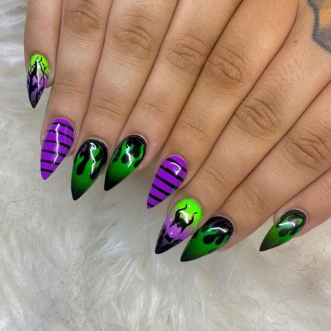 Mal Descendants Nails, Disney Nails Malificent, Goth Disney Nails, Maleficent Inspired Nails, Disney Villains Nail Designs, Disney Villain Nail Art, Dark Disney Nails, Maleficent Nails Designs, Halloween Nails Hocus Pocus